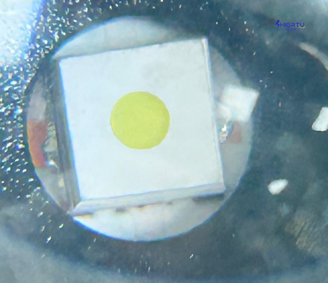 ShiErTu Telescope Zoom ABS Material Strong Light Headlight-V591